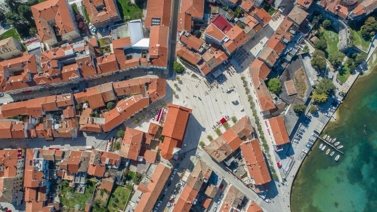 Rooms Vitoria On Joakim Square โปเรช ภายนอก รูปภาพ